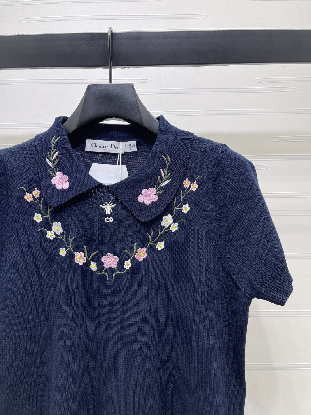 Women's short sleeves